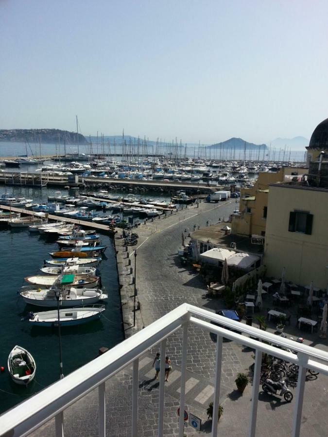 Villa Casa Geltrude Al Porto à Procida Extérieur photo
