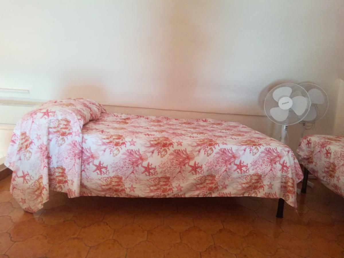 Villa Casa Geltrude Al Porto à Procida Extérieur photo